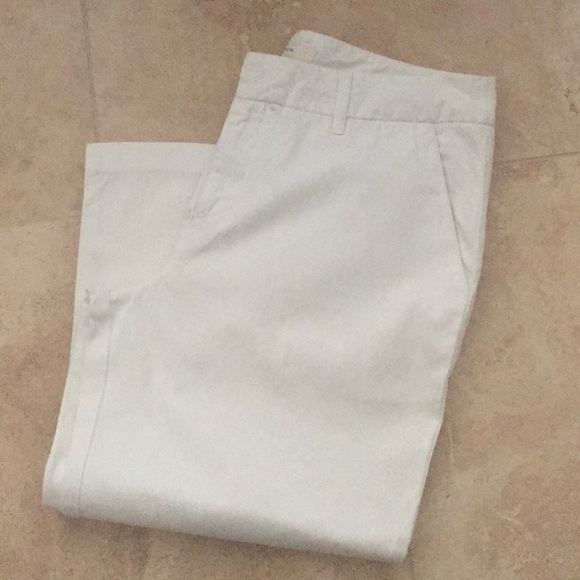 SIZE 8 Merona Women's White Capris - Picture 4 of 5